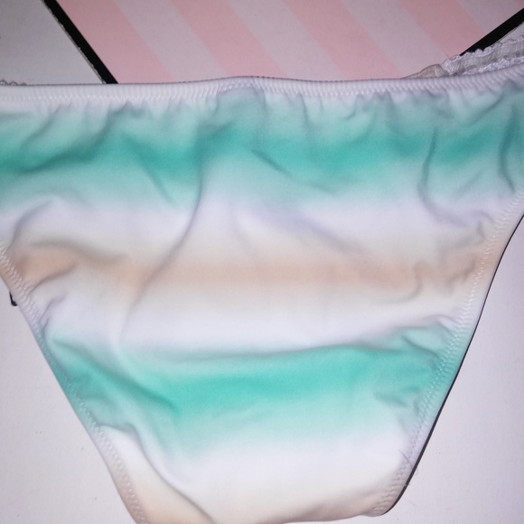 Victoria Secret Swim Bikini Bottom
XS
Ombre
Seafoam Glow White Beige
Crochet‎ - Picture 4 of 4